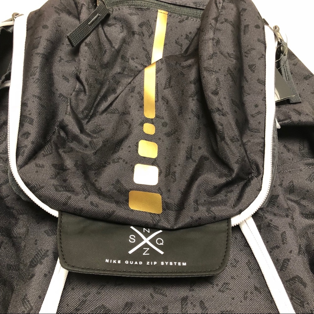 NWT🏀 NIKE ELITE HOOPS BACKPACK 🎒 LOTS OF STORAGE - Picture 2 of 8